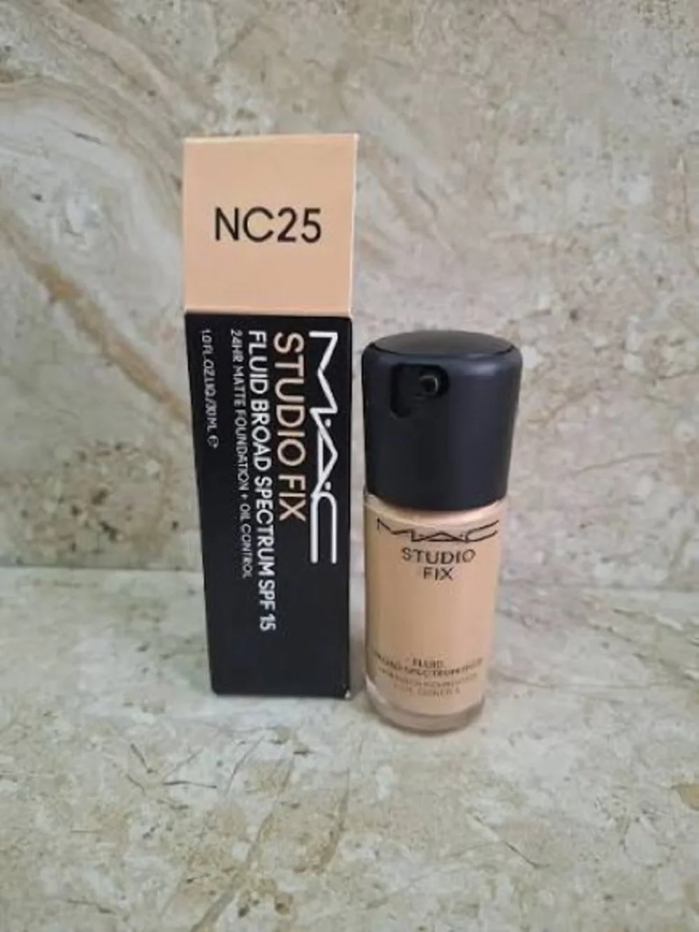 NEW MAC Studio Fix Fluid SPF 15 Foundation - Shade NC25 (Warm Beige) BNIB